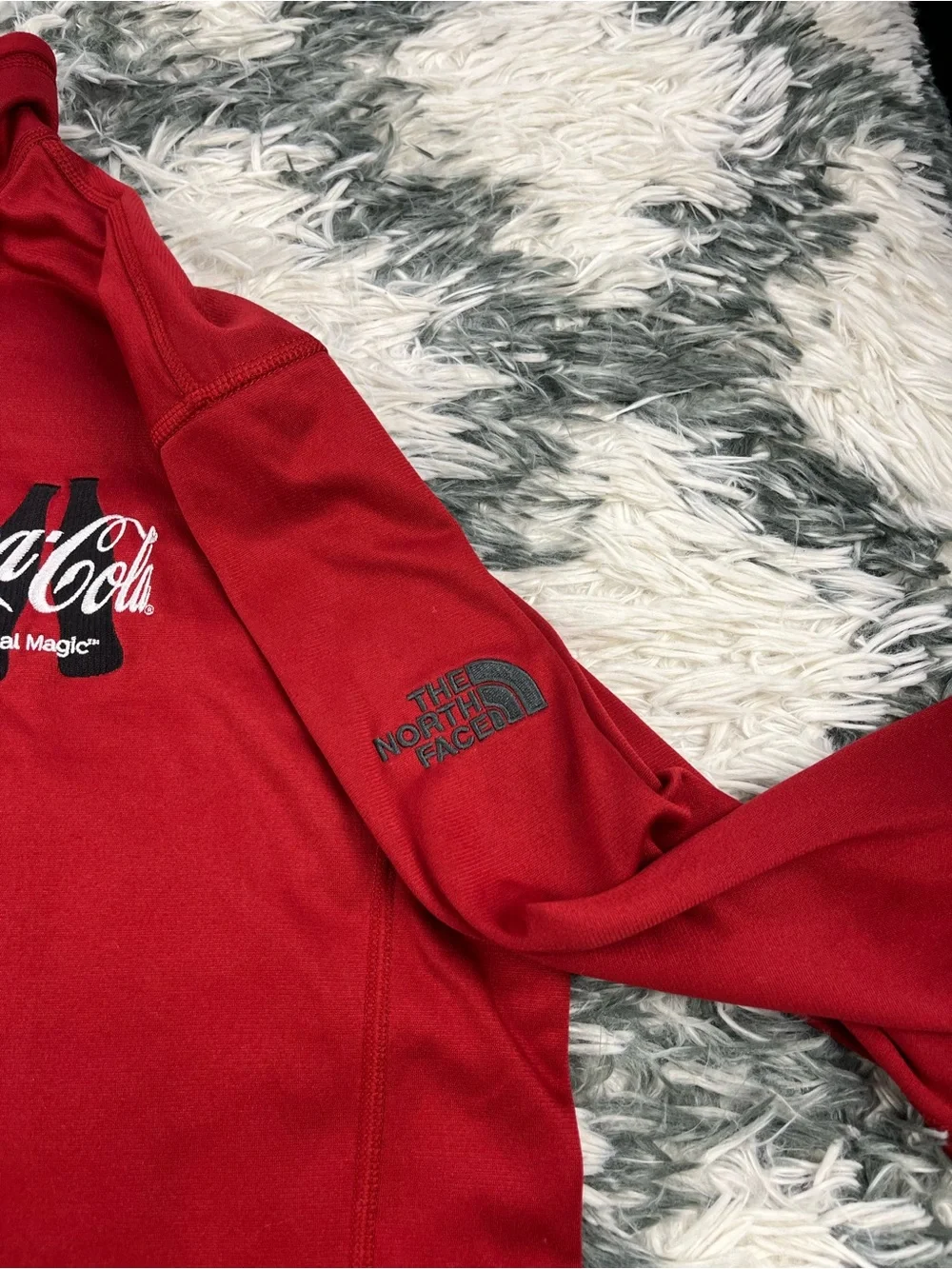 The North Face Men’s Coca Cola Logo Real Magic 1/4 Zip Sweatshirt Long Sleeve L